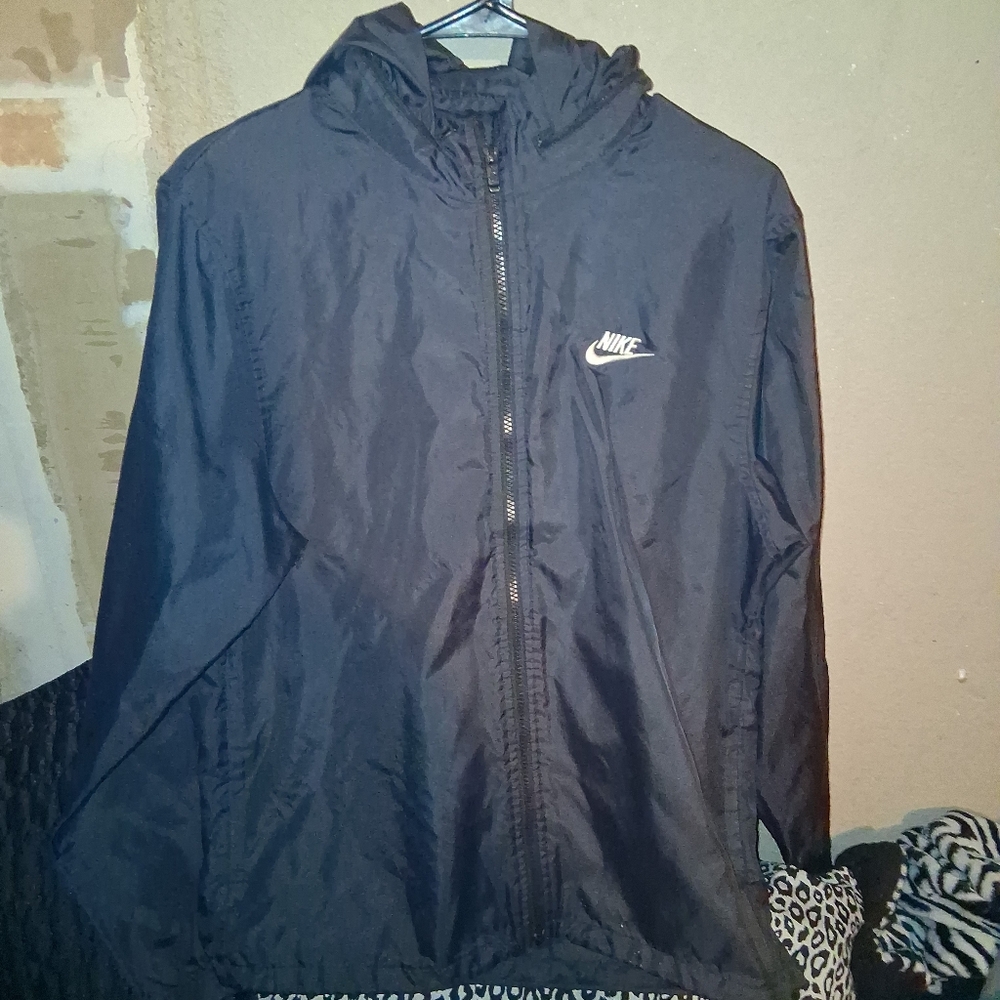 Nike Windrunner Jacket Size Medium